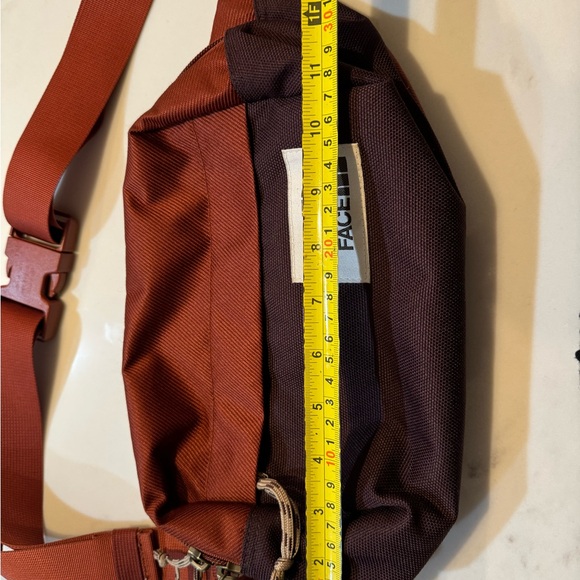 North Face crossbody sling bag - Picture 4 of 4